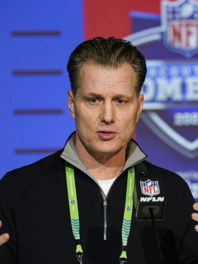 Bears Coach Matt Eberflus faces criticism after a loss in the game with the Houston Texas!