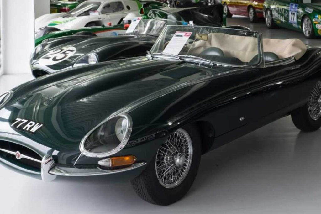 Jaguar E-Type (1961-1975)