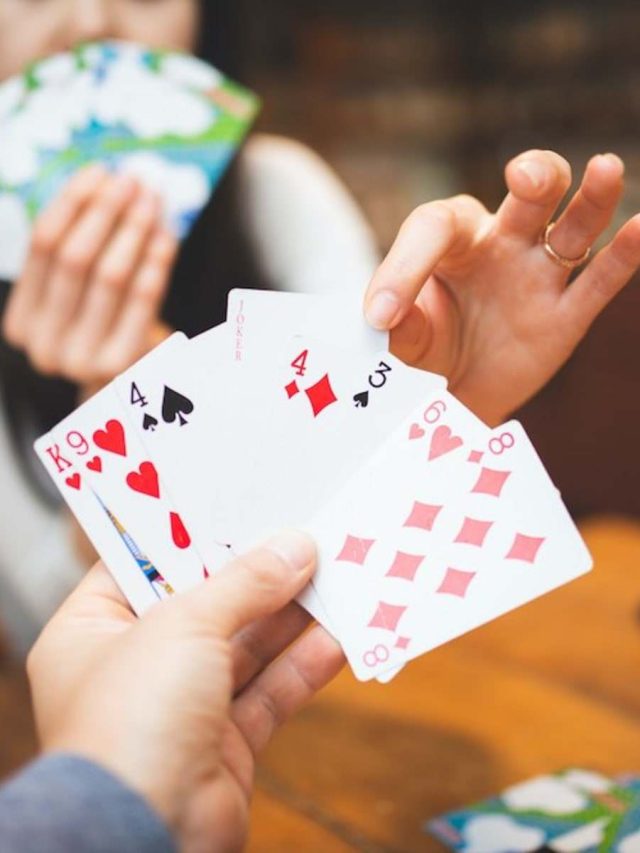 5 Exciting 4 Player Card Games to Play with Friends